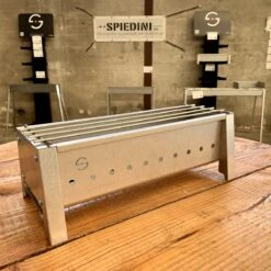 Spiedini Saté-bbq Bali 40 Mini - Kleine, Smalle Houtskoolbarbecue Met Horizontaal Rooster Voor Sate Of Andere Spiesjes - 40 Cm Lang, 11 Cm Breed, 14 Cm Hoog - Ideaal Voor Tuin- Of Open Haard, Of Balkon - Materiaal: Gealuminiseerd Ijzer -Keuken Benodigdheden Winkel 1200x1200 740