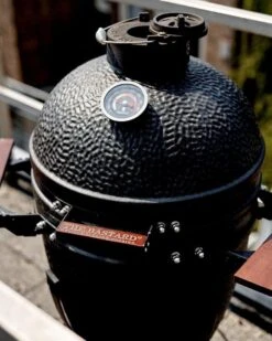 The Bastard Urban Medium - Kamado Barbecue - Kamado BBQ -Keuken Benodigdheden Winkel 960x1200 1